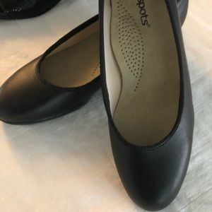 NW/OBox Black SoftSpot Dress Shoes 71/2